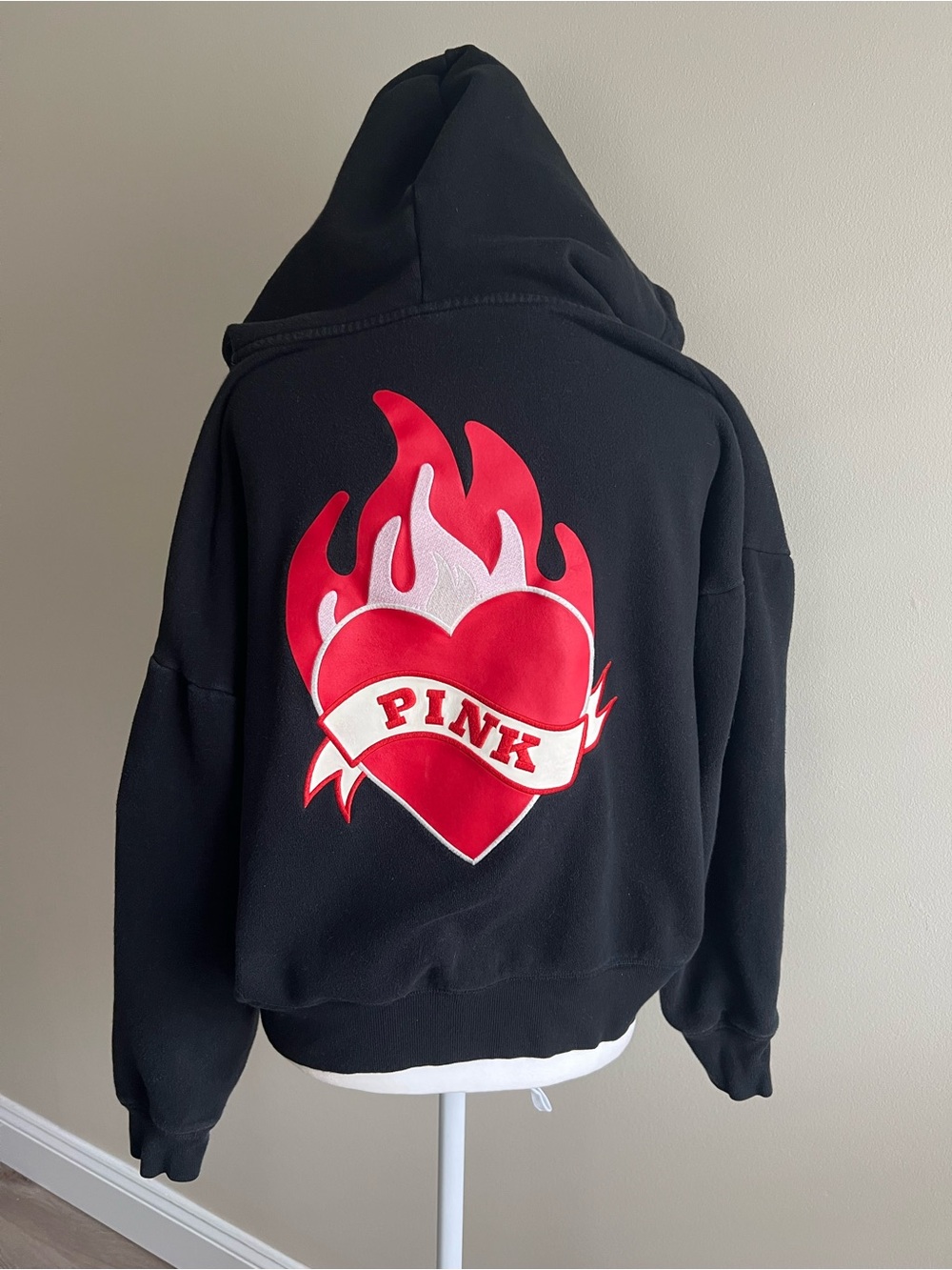 Victorias Secret PINK Red Flame Heart That’s Fire Black Hoodie Small